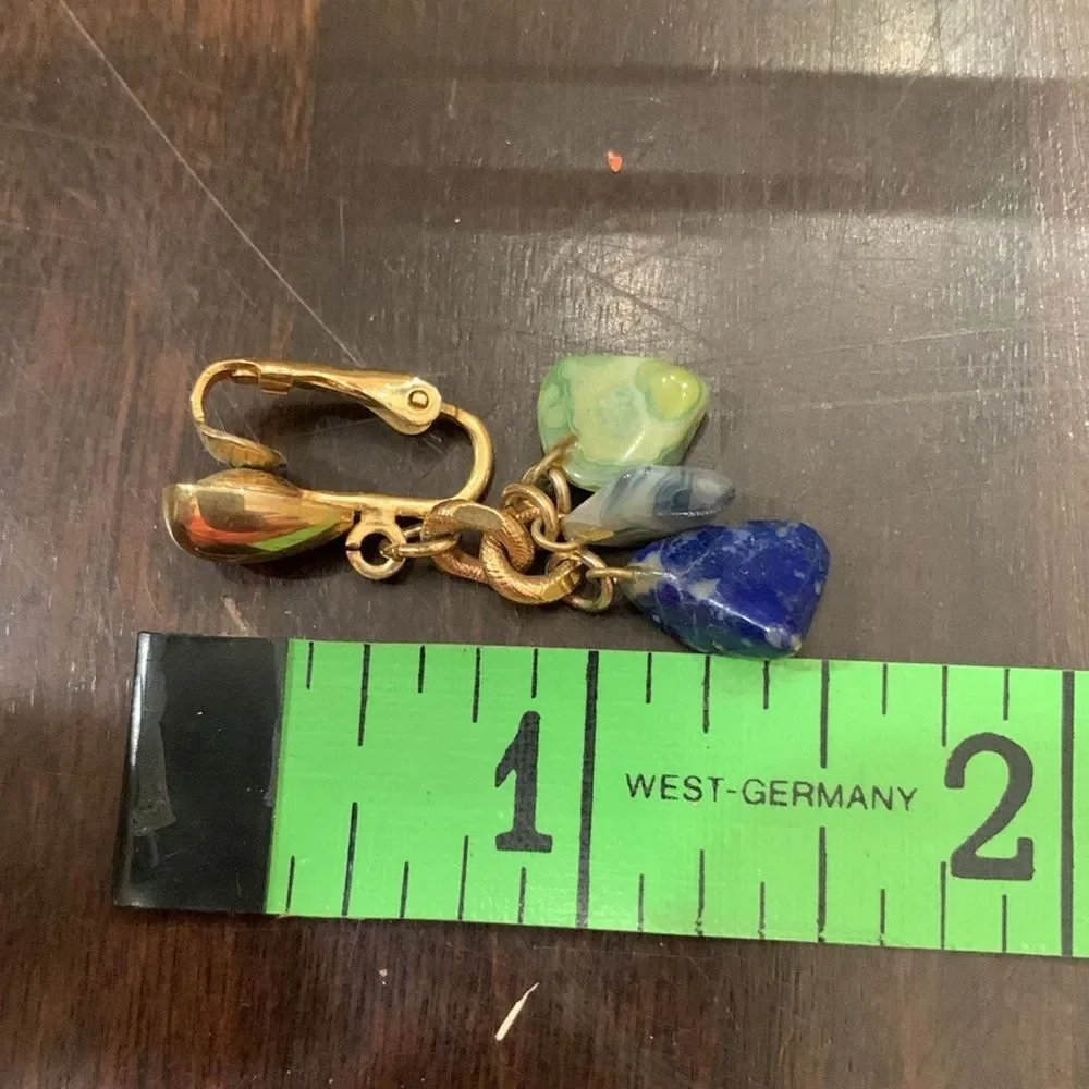 Dangling stone charm clip earrings